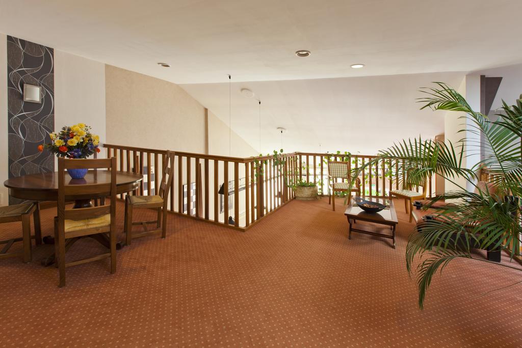 Cit'Hotel Du Circuit Magny-Cours Luaran gambar