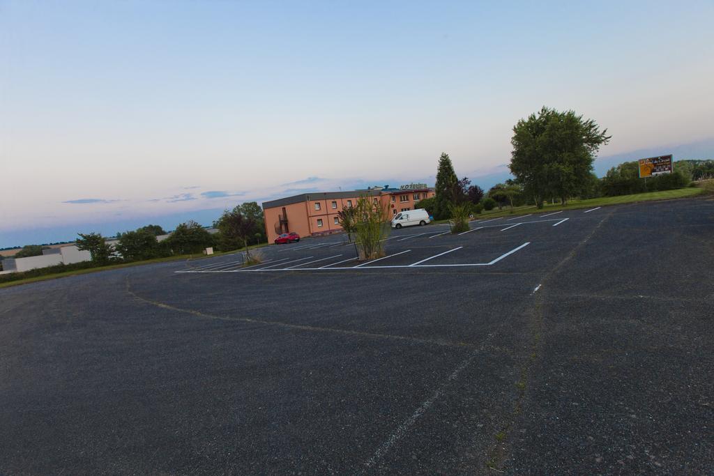 Cit'Hotel Du Circuit Magny-Cours Luaran gambar